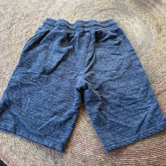 Sweat short Boys L 14/16, blue in excellent condition - Picture 6 of 6